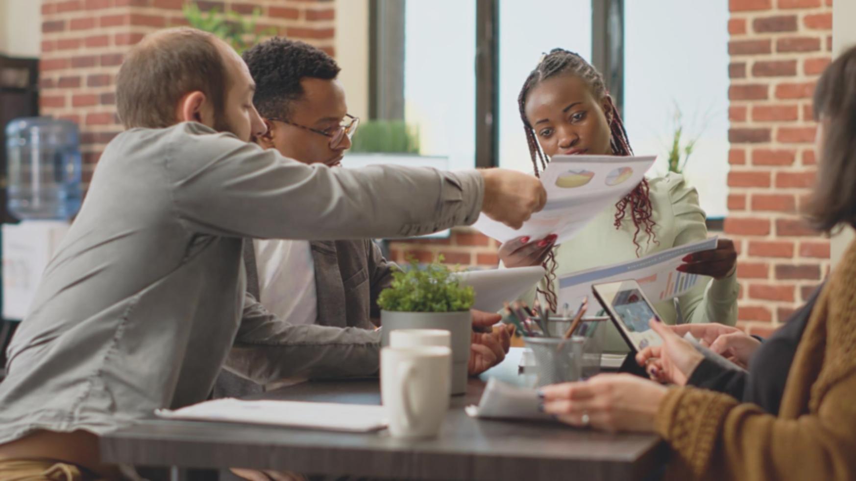 Sparziele und Finanzplan auf Papier